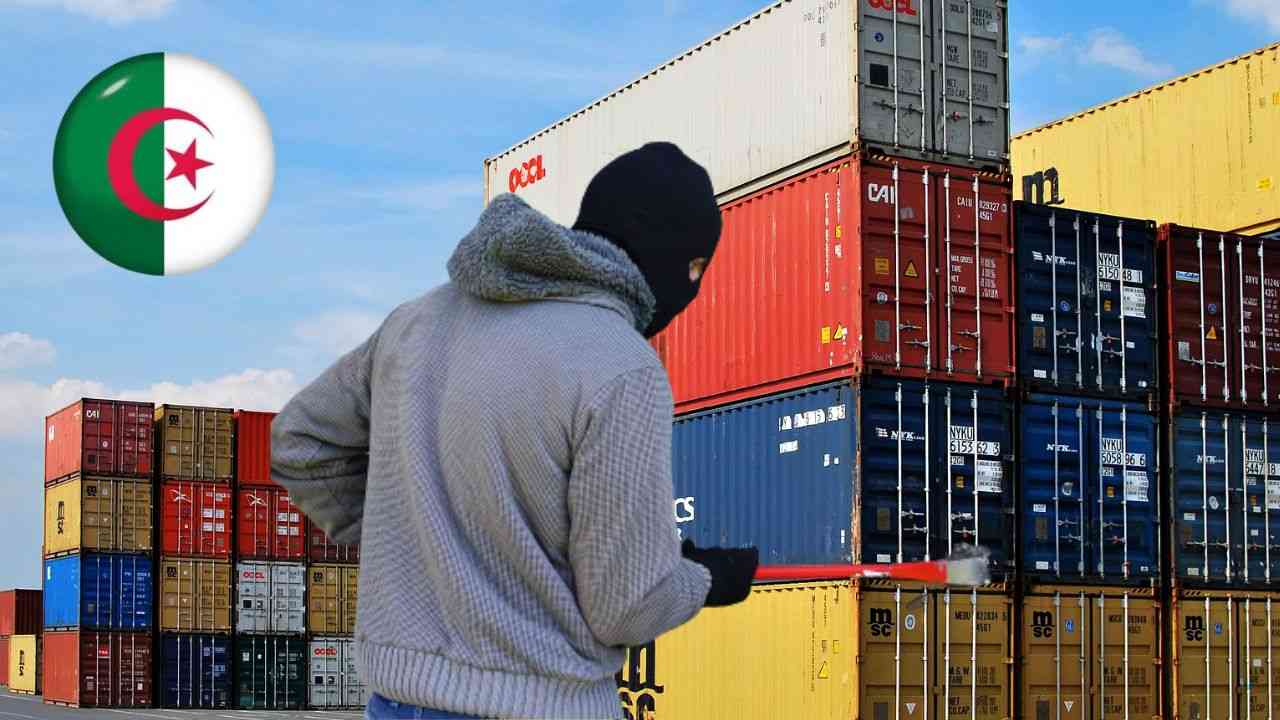 Port d’Oran :La police vient de mettre la main sur un réseau de vol de vêtements importés