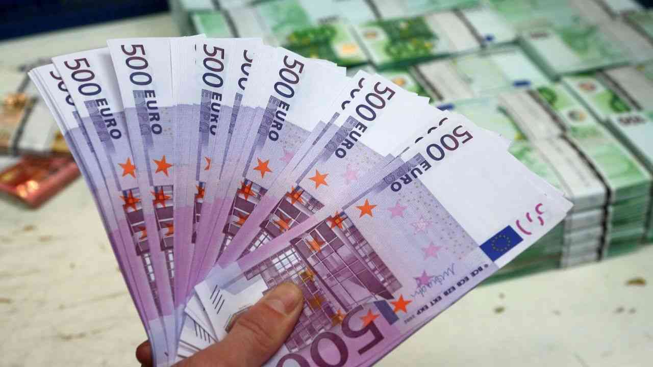Taux de change : Que vaut le dinar algérien face à l'euro à Banque d’Algérie et au marché informel ce 12 décembre ?