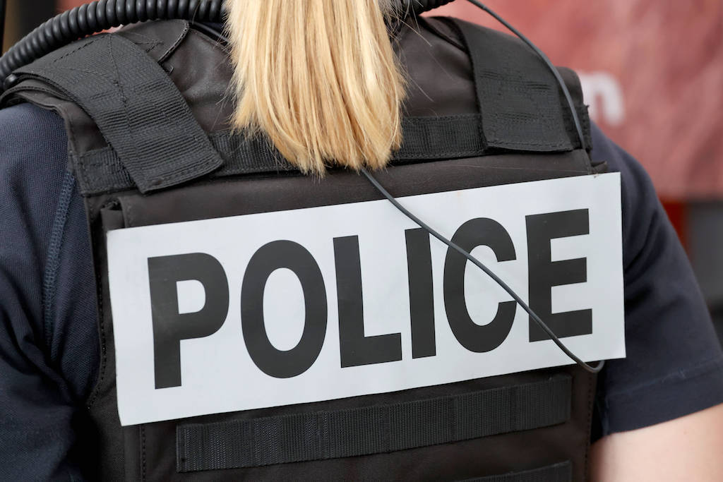 France : un clandestin condamné pour avoir collé son sexe sur le visage d’une policière