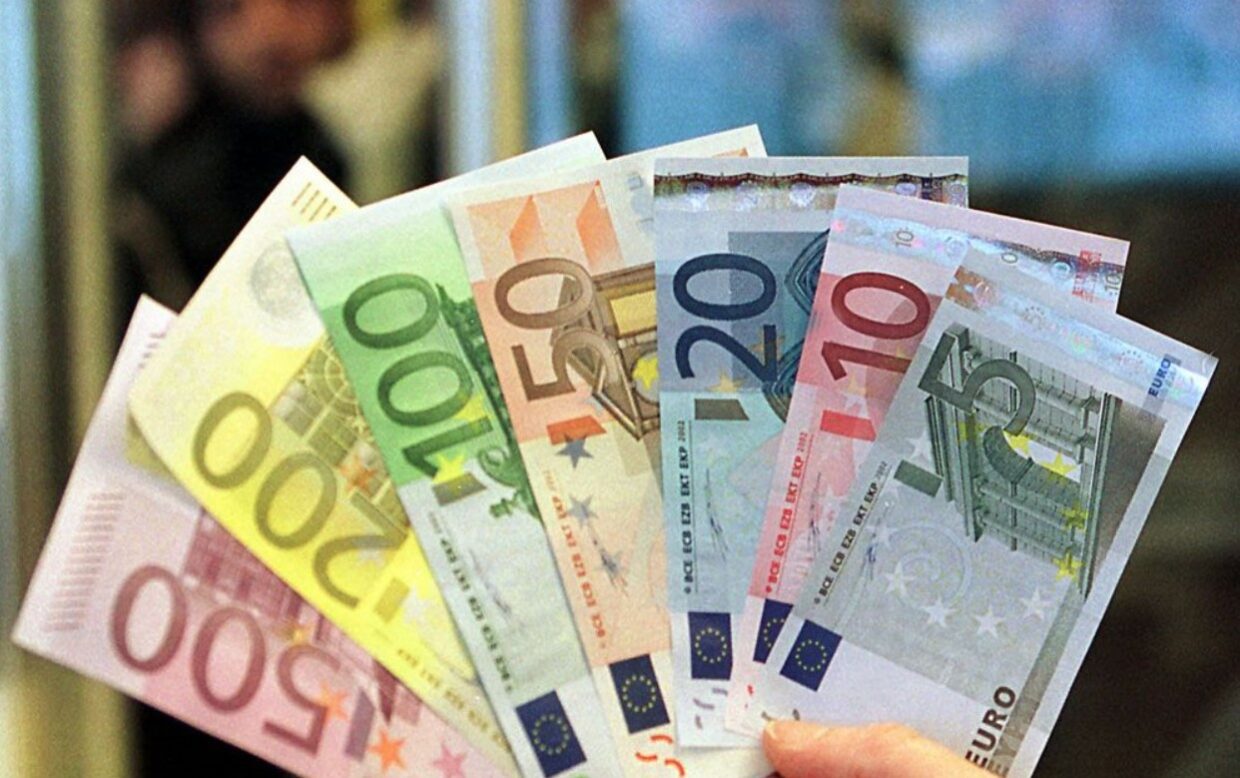Taux de change : le prix du dinar face aux devises étrangères à la Banque et au marché noir ce 9 mai