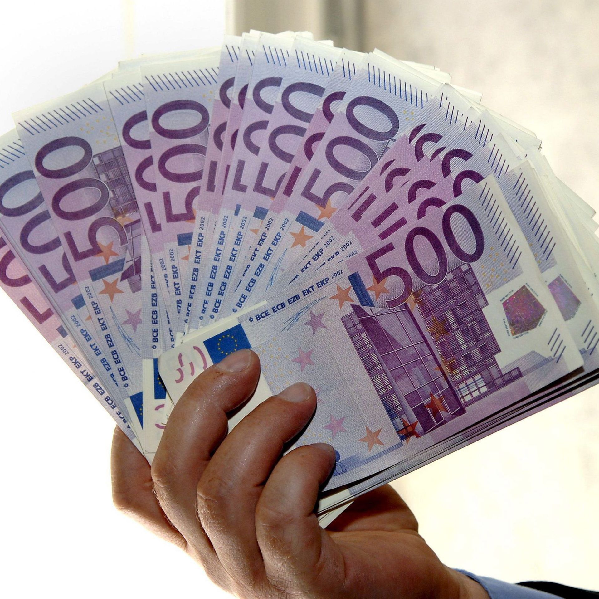 Taux de change en Algérie : Que valent 500 euros en Dinars Algériens ce vendredi 19 avril 2024 ?